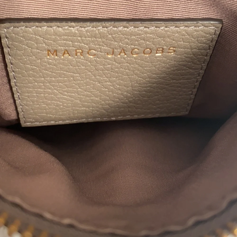 Marc Jacobs Recruit leather crossbody bag in Beige